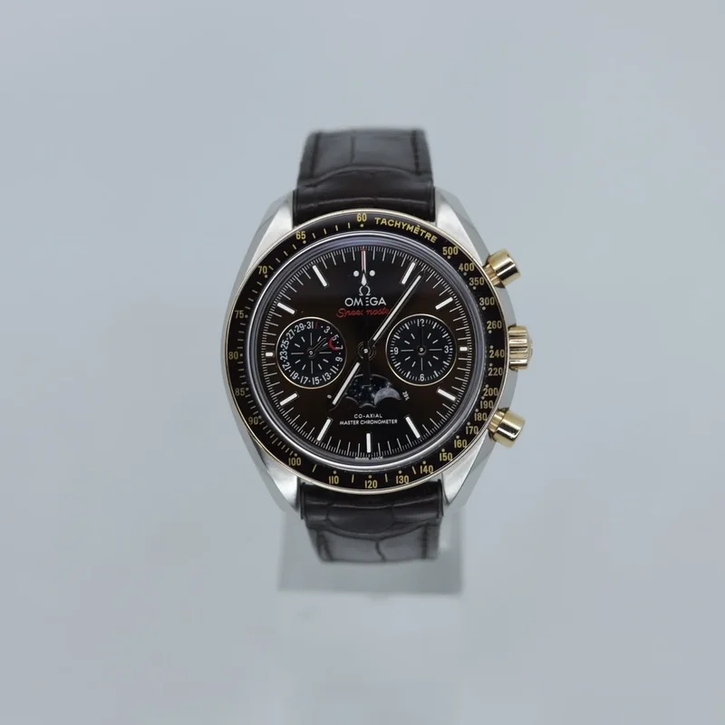 Speedmaster Moonphase Chronograph Master Chronometer Stainless Steel / Sedna Gold  / Brown