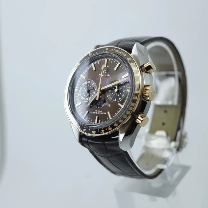 Thumb Speedmaster Moonphase Chronograph Master Chronometer Stainless Steel / Sedna Gold  / Brown