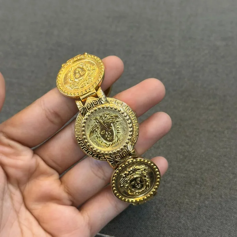 Thumb Medusa Coin Watch