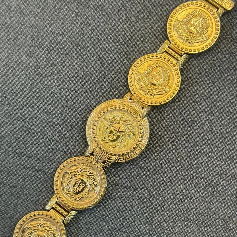 Thumb Medusa Coin Watch