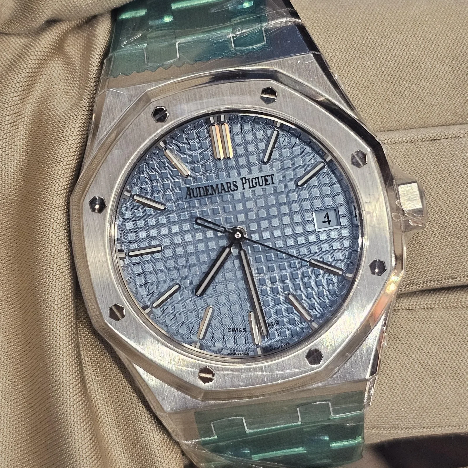 Royal Oak Selfwinding 37 Stainless Steel / Ice Blue