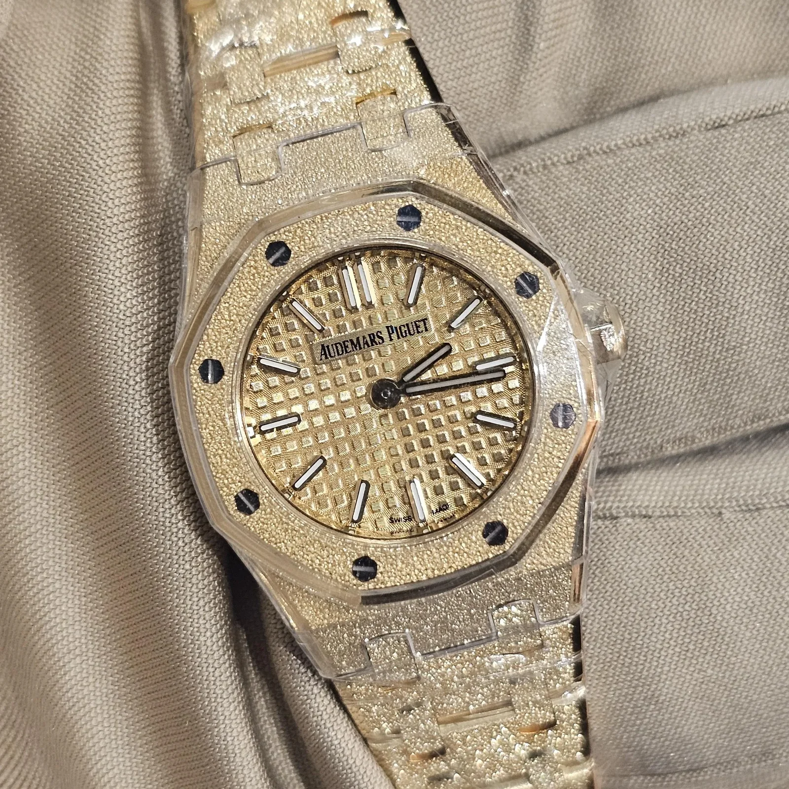 Royal Oak Mini Quartz Frosted Yellow Gold / Champagne