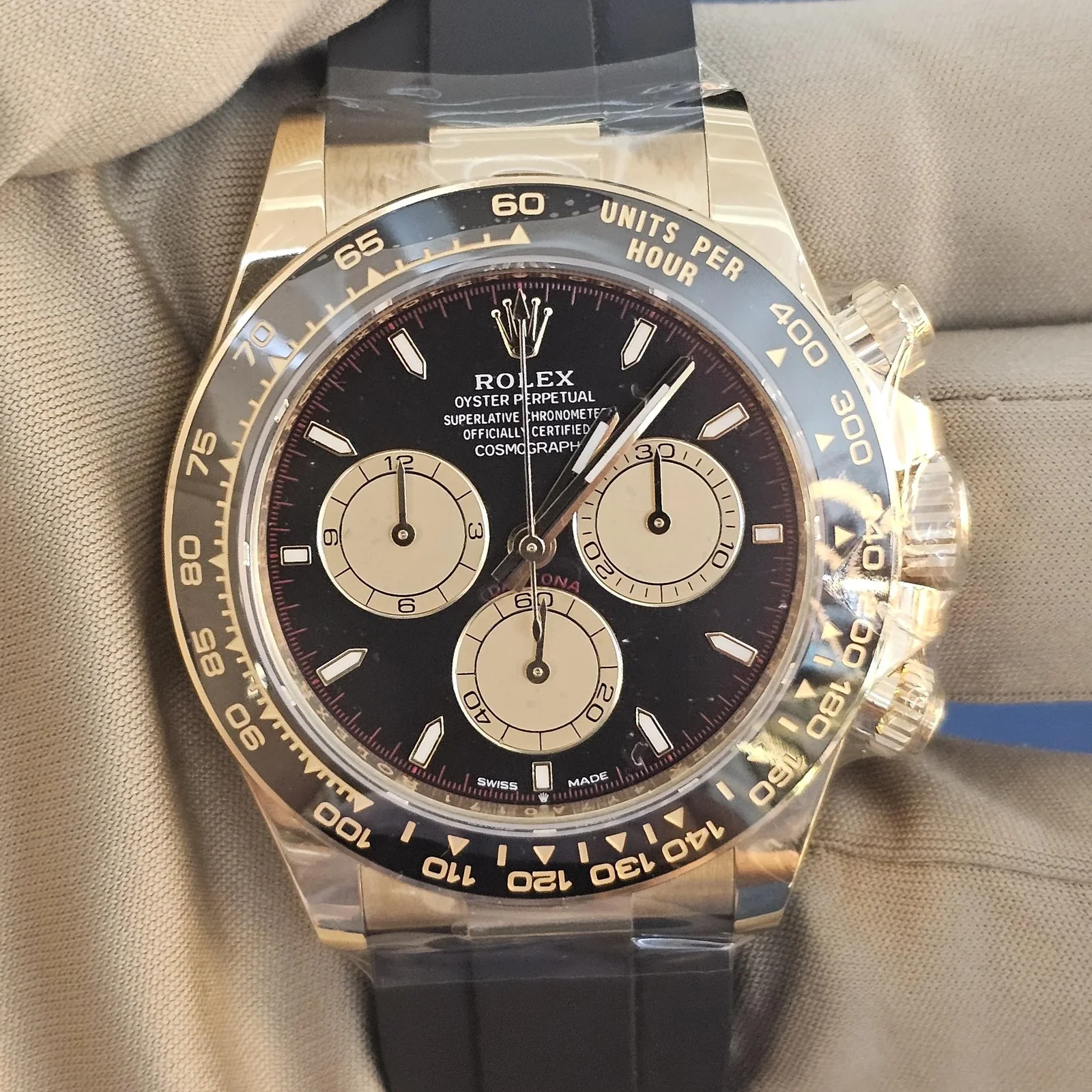 Cosmograph Daytona Yellow Gold - Cerachrom / Black - Champagne / Oysterflex