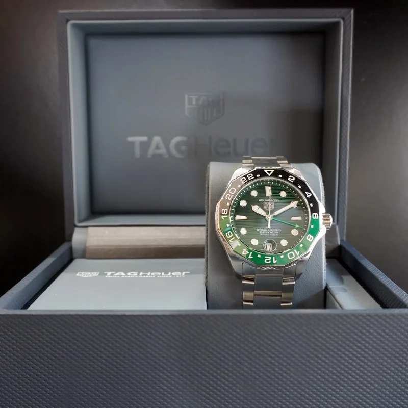 Aquaracer Professional 300 GMT / Stainless Steel / Green - Black