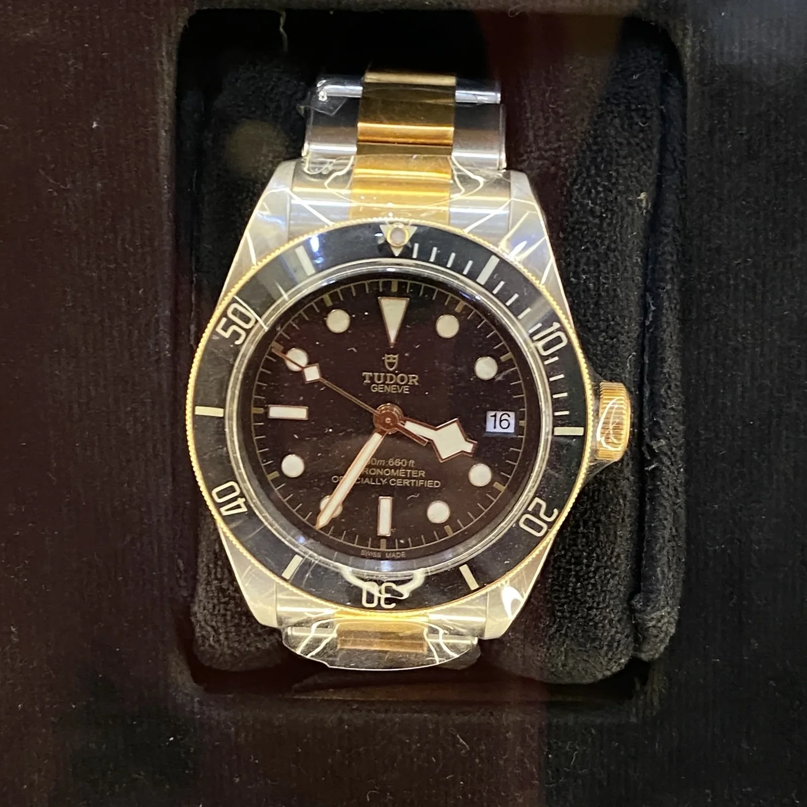 Heritage Black Bay Black S&G / Stainless Steel / Yellow Gold / Black / Bracelet