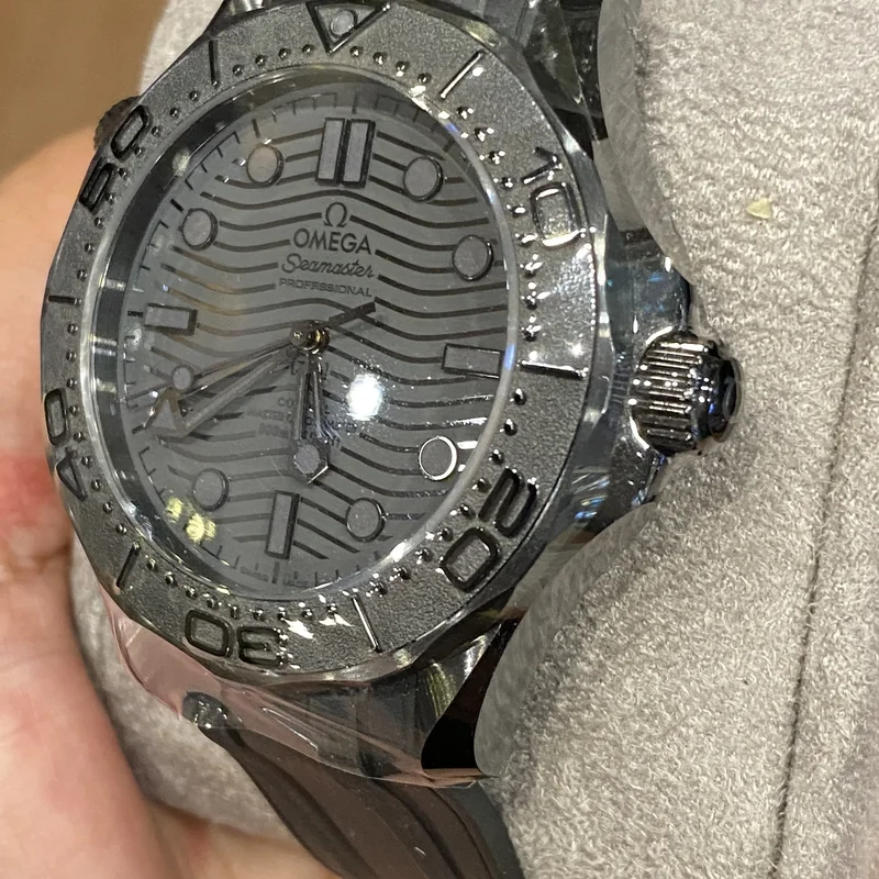 Thumb Seamaster Diver 300M Master Co-Axial 43.5 Black Black