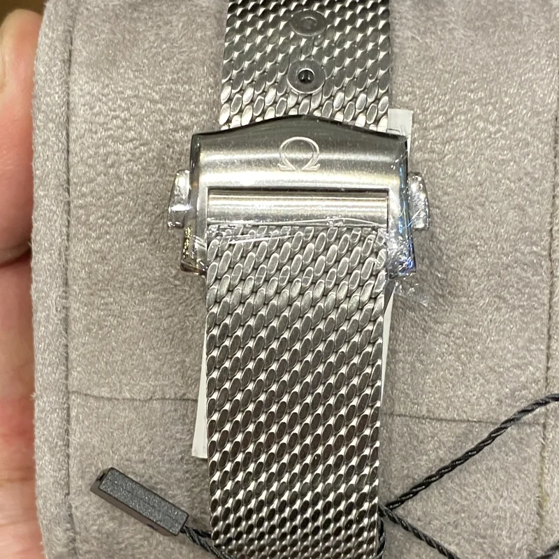 Thumb Seamaster Diver 300M Stainless Steel / Grey