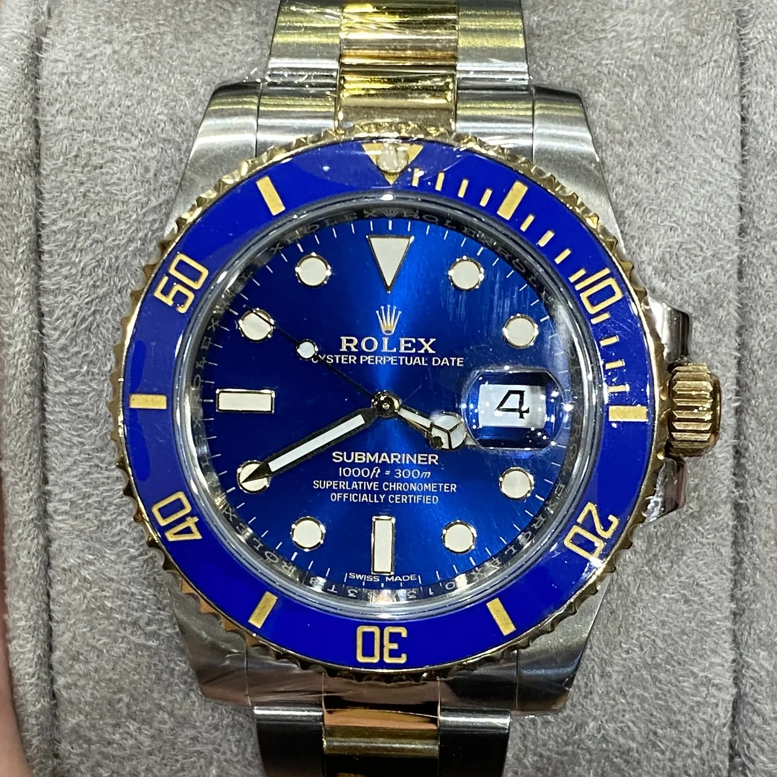 Submariner Date Rolesor / Blue / Cerachrom