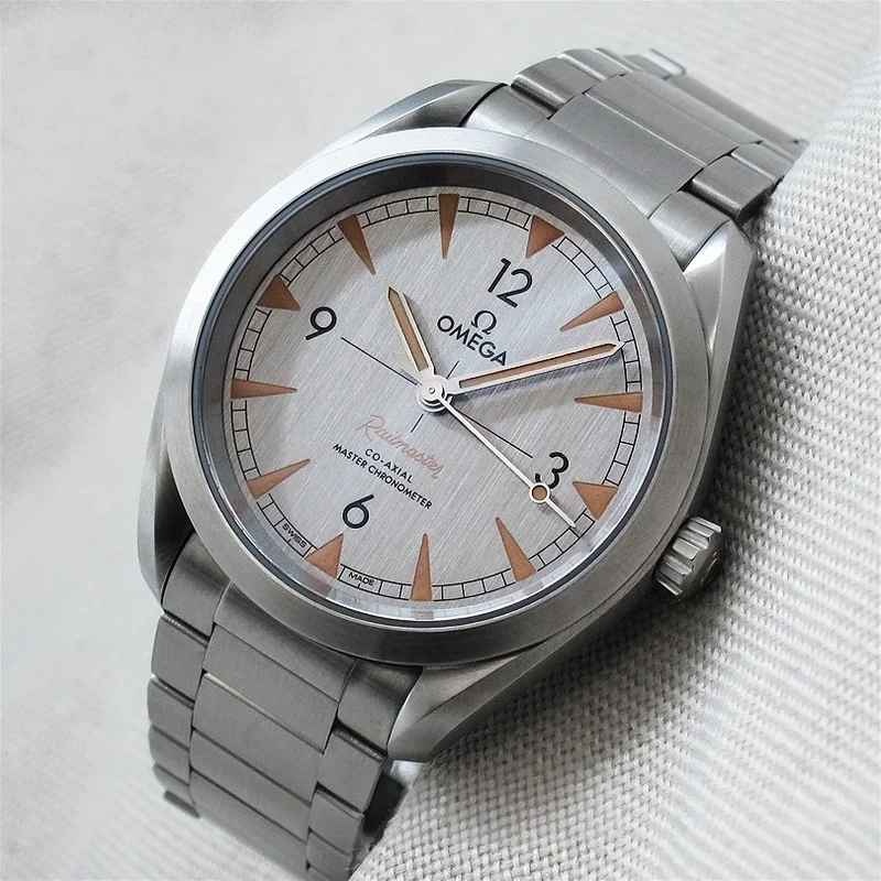 Railmaster Omega Co-Axial Master Chronometer 40 Stainless Steel / Silver / Bracelet