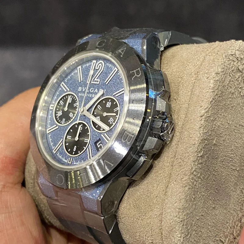 Thumb Diagono Magnesium 42 Chronograph / Blue