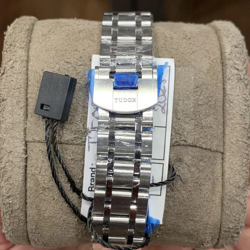 Thumb Royal Date 28 Stainless Steel / Blue - Roman