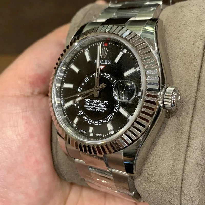 Thumb Sky-Dweller Stainless Steel / White Gold / Black