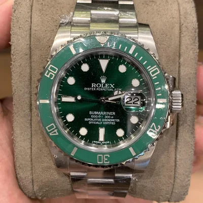 Submariner Date Stainless Steel / Green / Cerachom