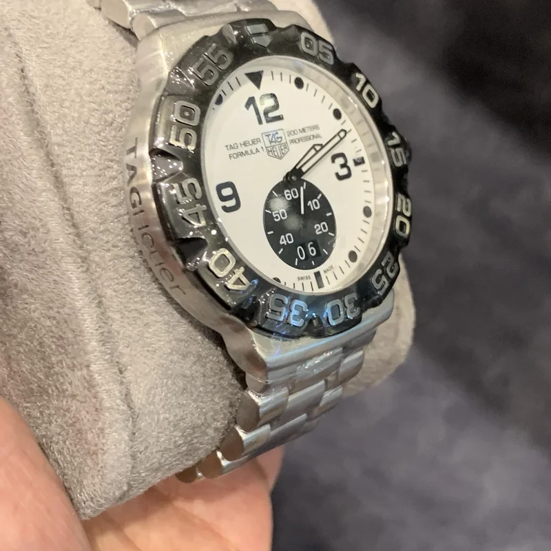 Thumb Formula 1 Big Date 44 Stainless Steel / White / Bracelet