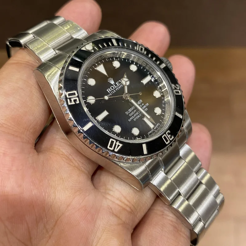 Thumb Submariner No-Date / Stainless Steel / Black / Cerachrom