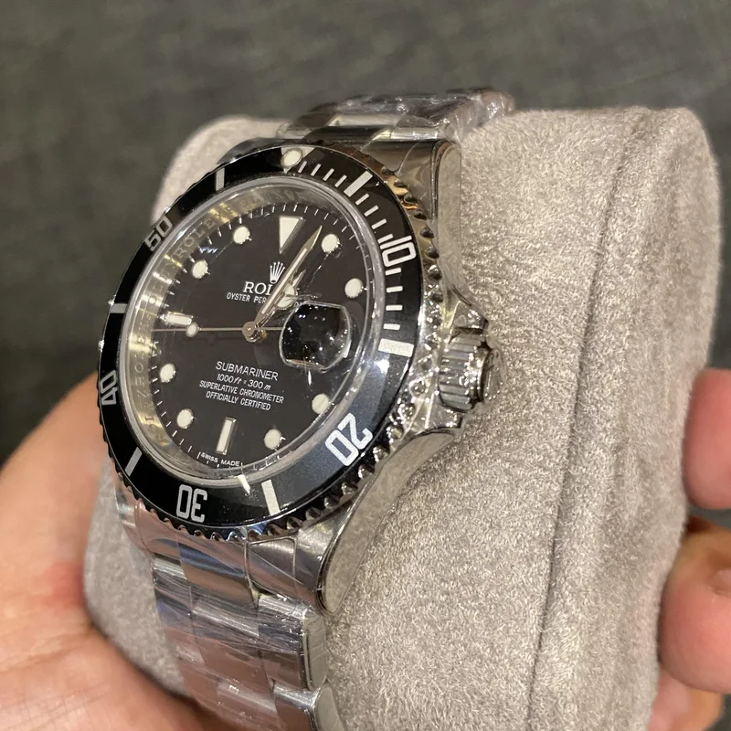 Thumb Submariner Date 16610 SuperLuminova