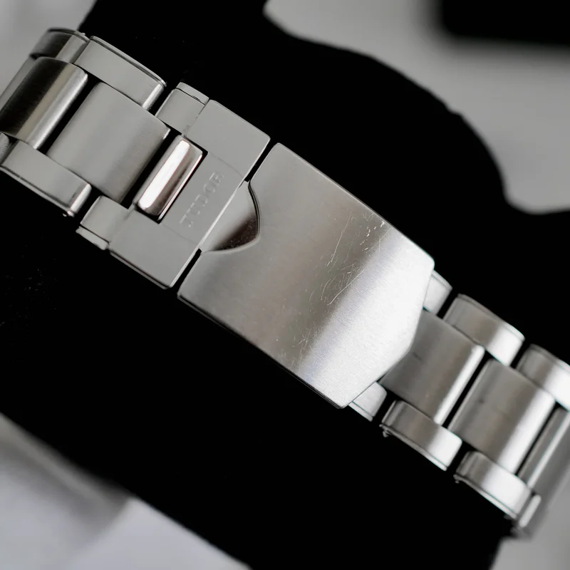 Thumb Black Bay GMT Stainless Steel / Black / Pepsi / Bracelet
