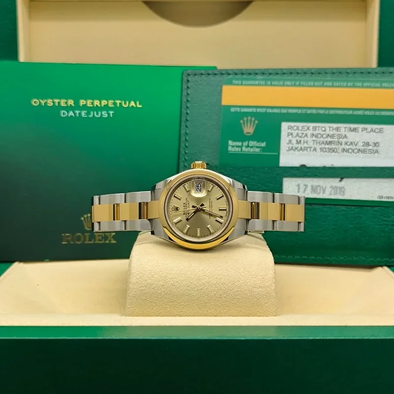 Thumb Lady-Datejust 28 Rolesor Yellow Domed / Oyster / Champagne