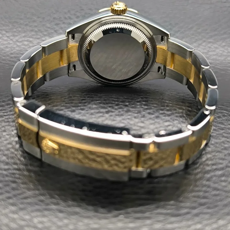 Thumb Lady-Datejust 28 Rolesor Yellow Domed / Oyster / Champagne
