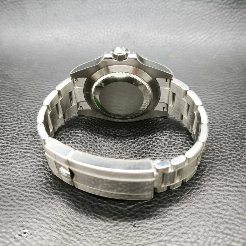 Thumb Submariner No-Date 41 / Stainless Steel / Black / Cerachrom