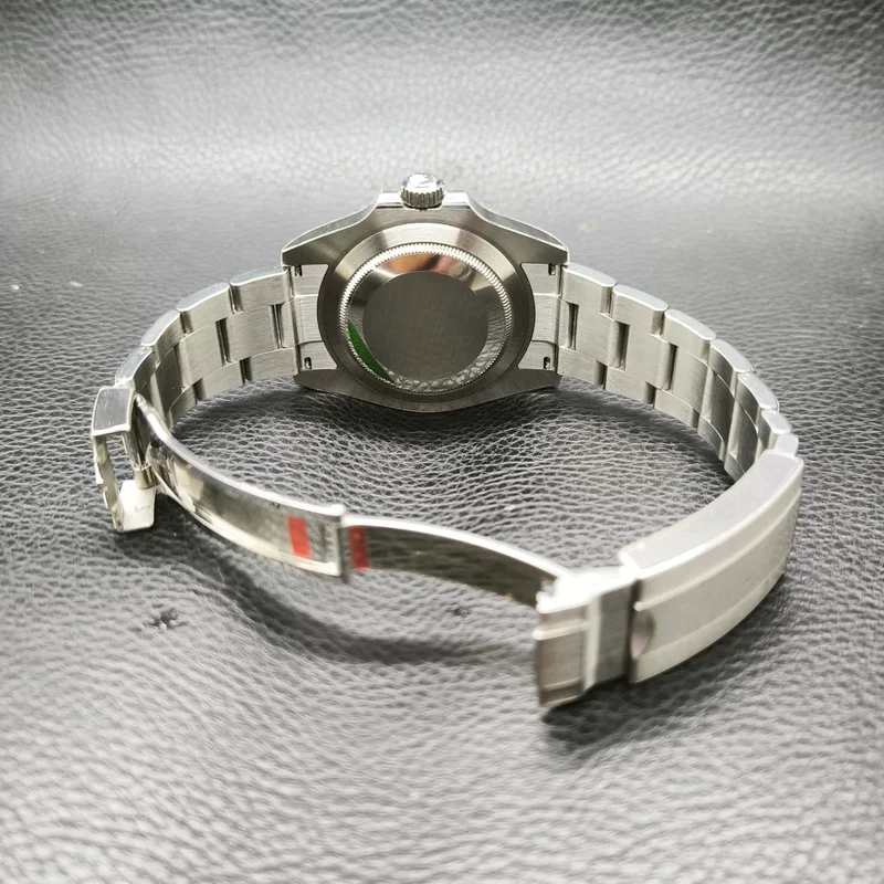 Thumb Submariner No-Date 41 / Stainless Steel / Black / Cerachrom