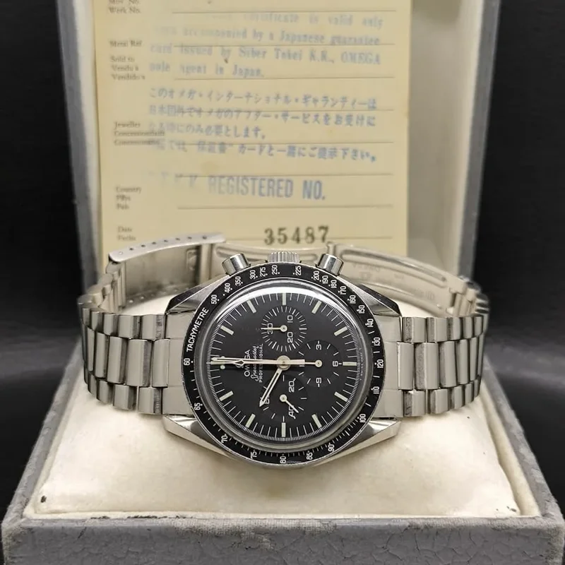 Thumb Speedmaster Professional Moonwatch