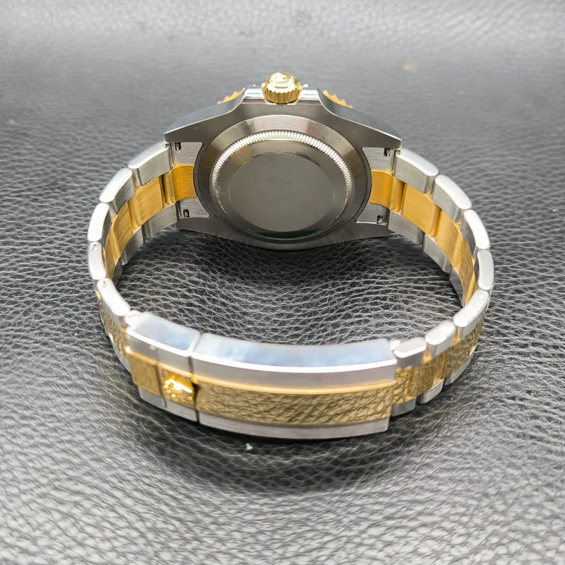 Thumb Submariner Date 41 Stainless Steel / Yellow Gold / Black