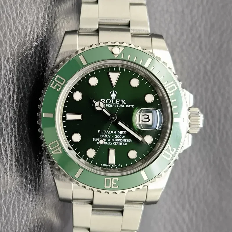 Submariner Date Stainless Steel / Green / Cerachom