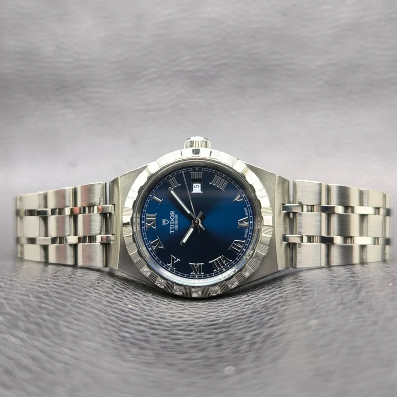 Thumb Royal Date 28 Stainless Steel / Blue - Roman