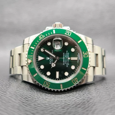 Submariner Date Stainless Steel / Green / Cerachom