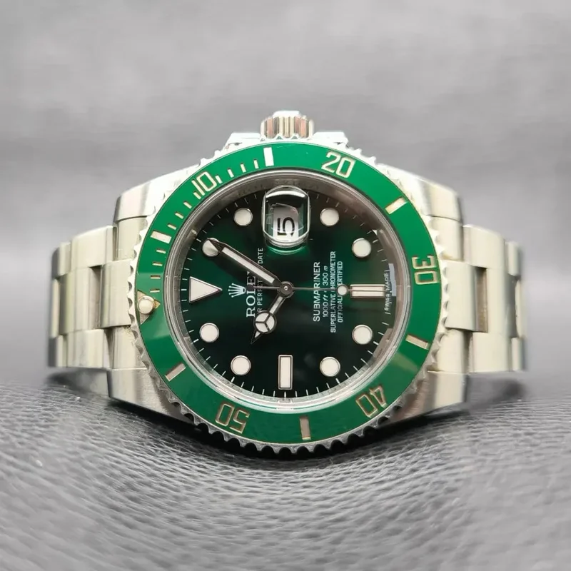 Submariner Date Stainless Steel / Green / Cerachom