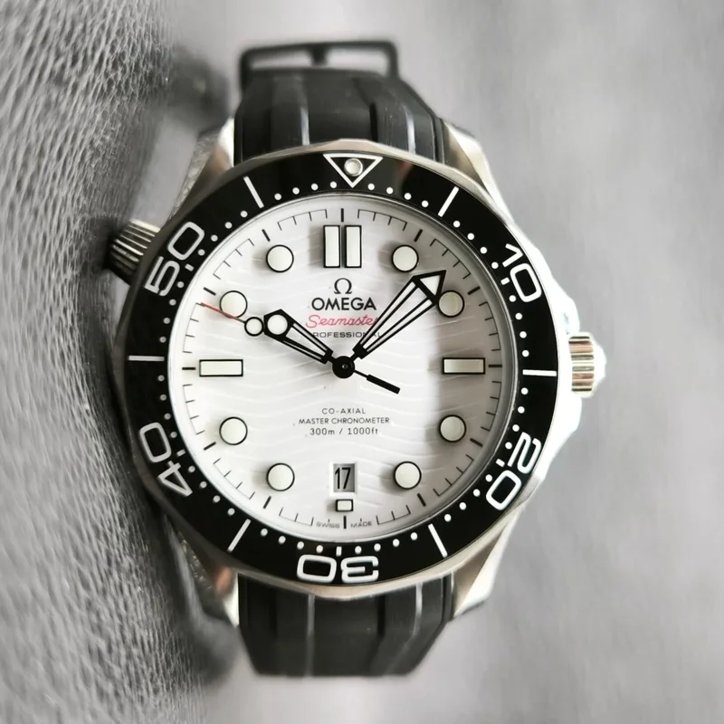Seamaster Diver 300M Master Co-Axial 42 Stainless Steel / White / Rubber