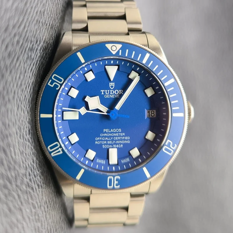 Pelagos Titanium / Blue / Bracelet