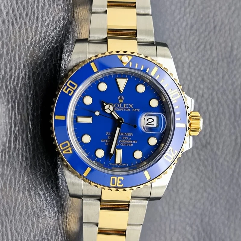 Submariner Date Rolesor / Blue / Cerachrom