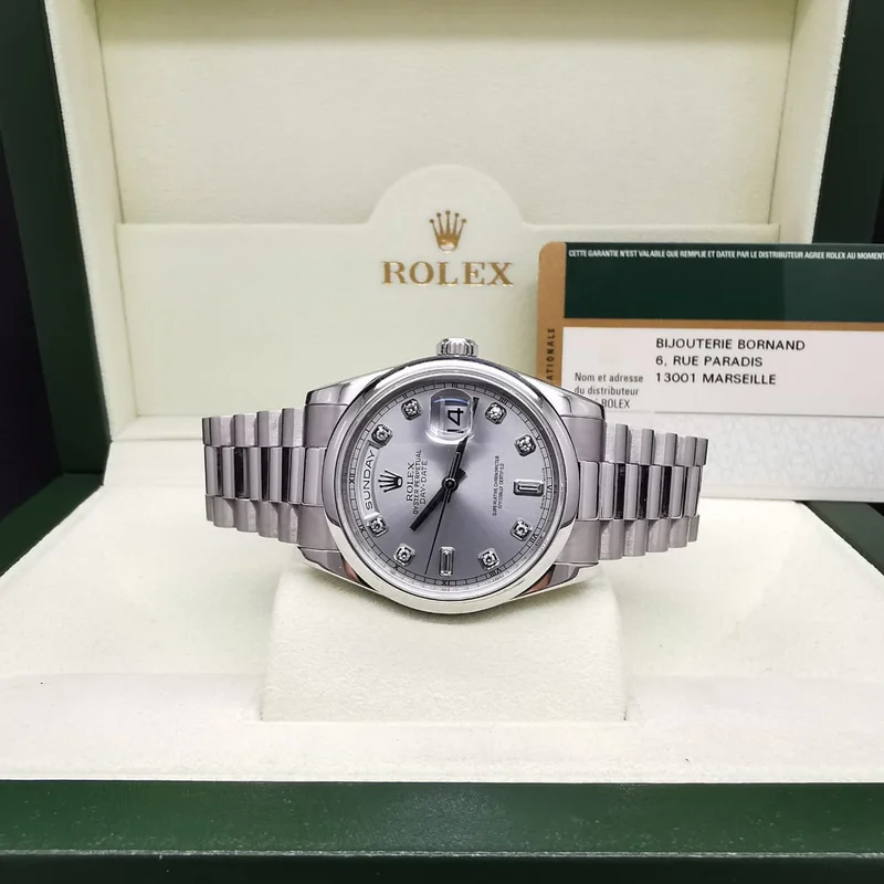 Thumb Day-Date 36 Platinum Domed / President / Silver Diamond