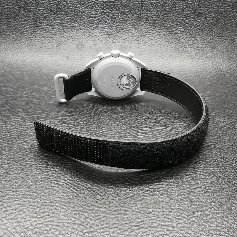 Thumb MoonSwatch Mission to the Moon