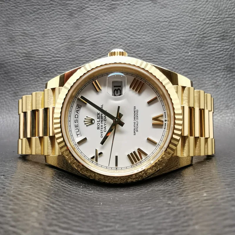 Thumb Day-Date 40 Yellow Gold / Silver - Roman
