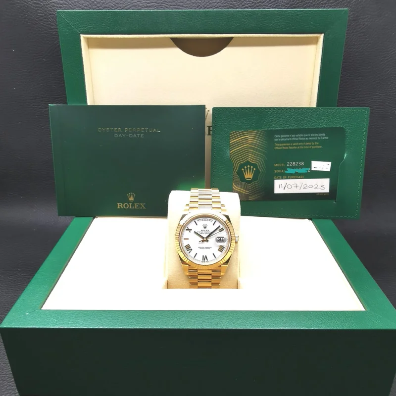 Thumb Day-Date 40 Yellow Gold / Silver - Roman