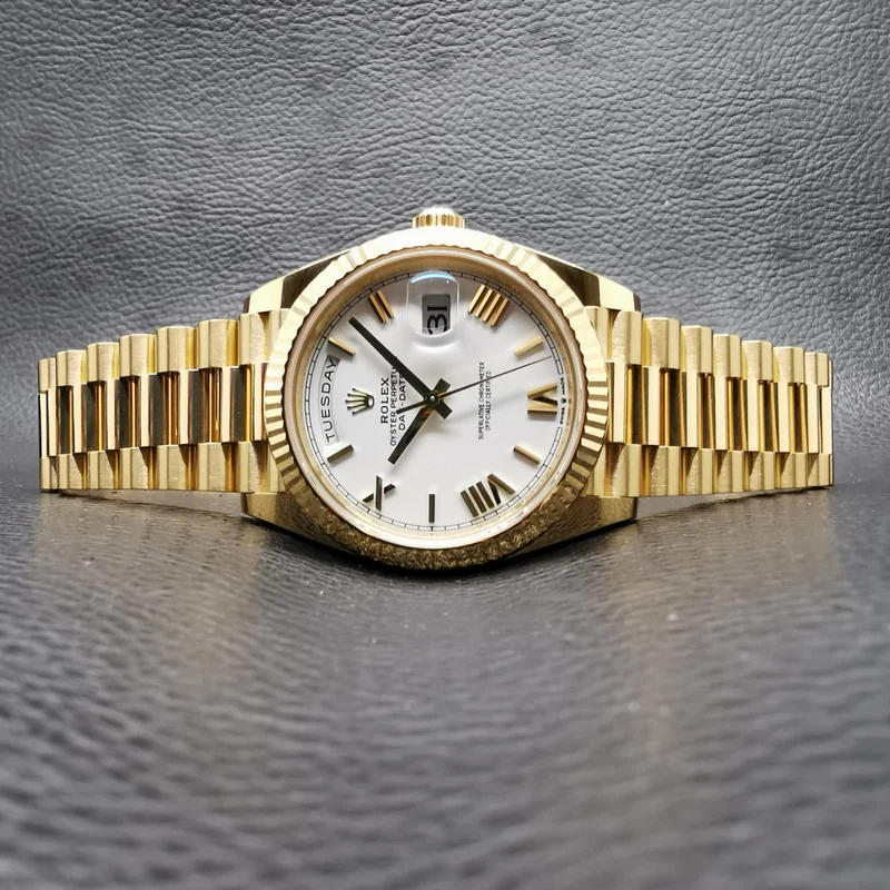 Thumb Day-Date 40 Yellow Gold / Silver - Roman