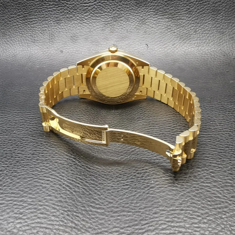 Thumb Day-Date 40 Yellow Gold / Silver - Roman