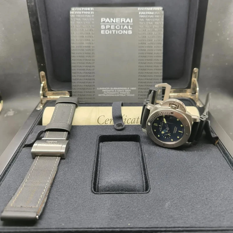 Thumb Luminor Submersible 1950 Regatta 3 Days GMT Automatic Titanio