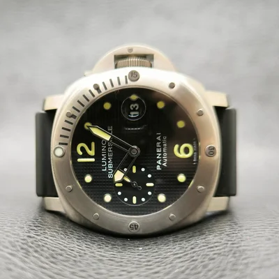 Luminor Submersible Hobnail