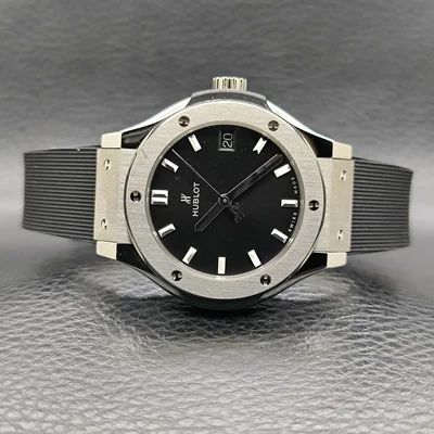 Classic Fusion 33 Titanium / Black / Rubber