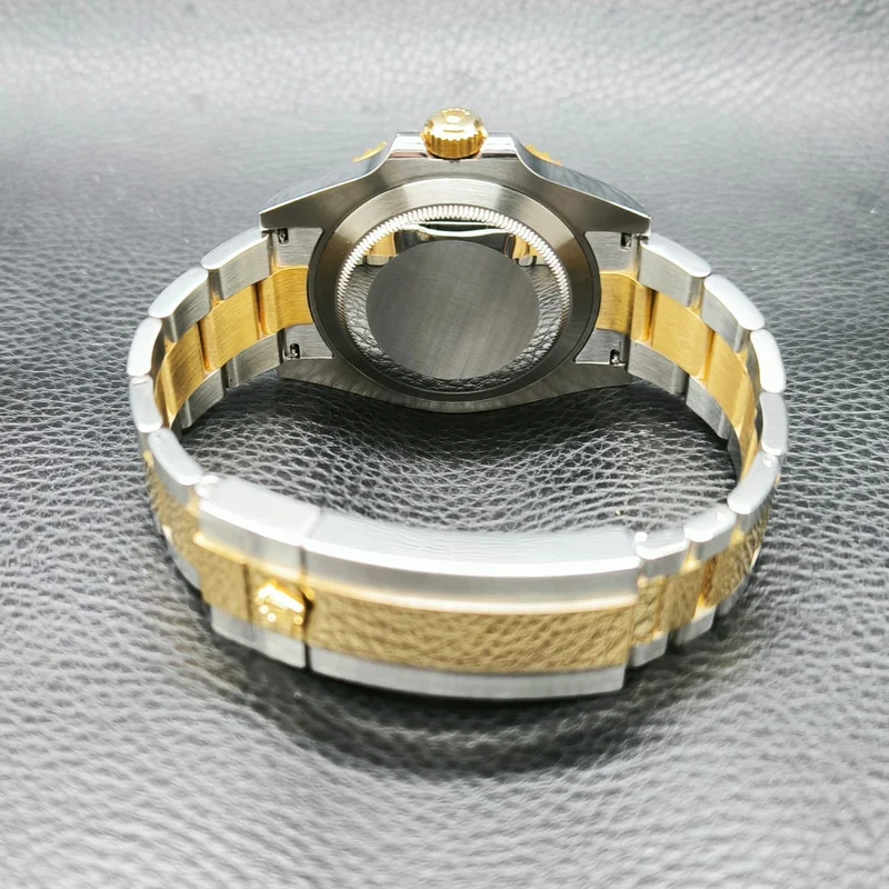 Thumb Submariner Date 41 Stainless Steel / Yellow Gold / Black