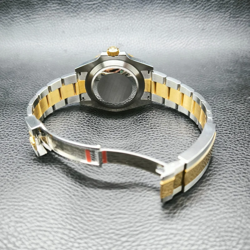 Thumb Submariner Date 41 Stainless Steel / Yellow Gold / Black