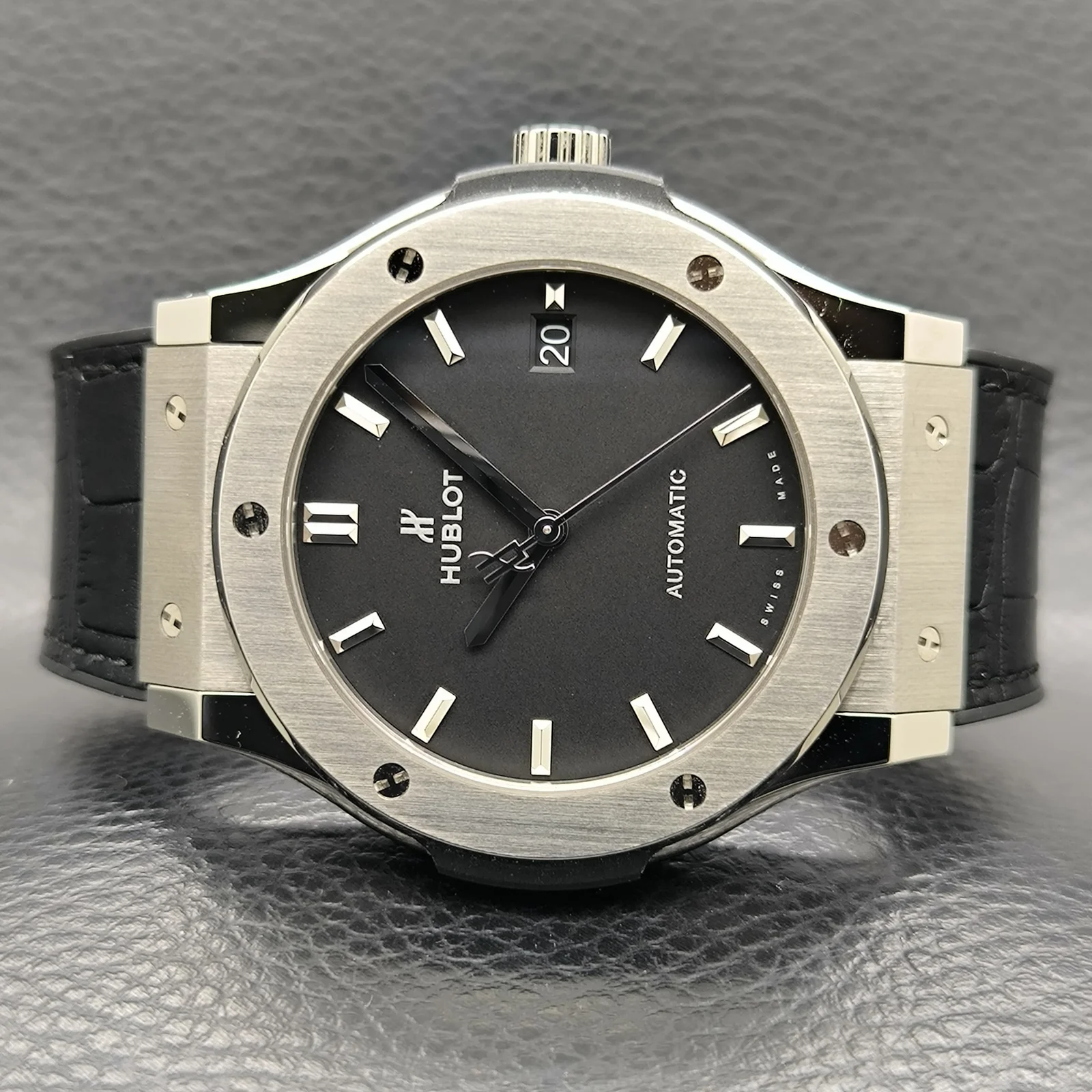 Classic Fusion 45 Titanium / Black