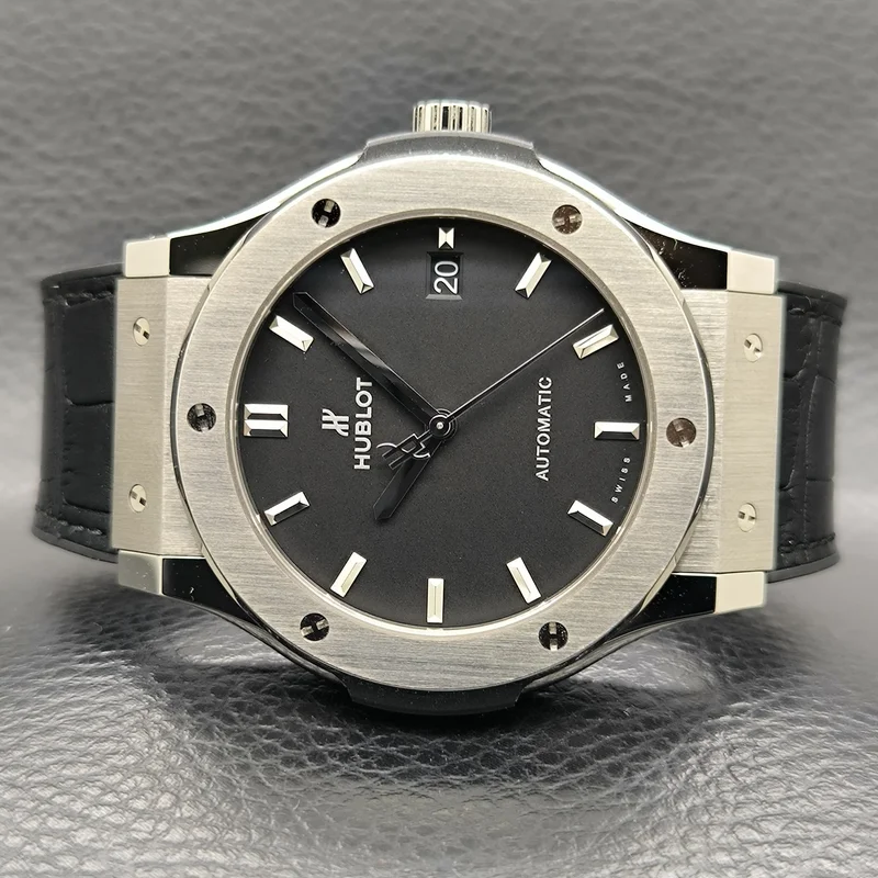 Classic Fusion 45 Titanium / Black