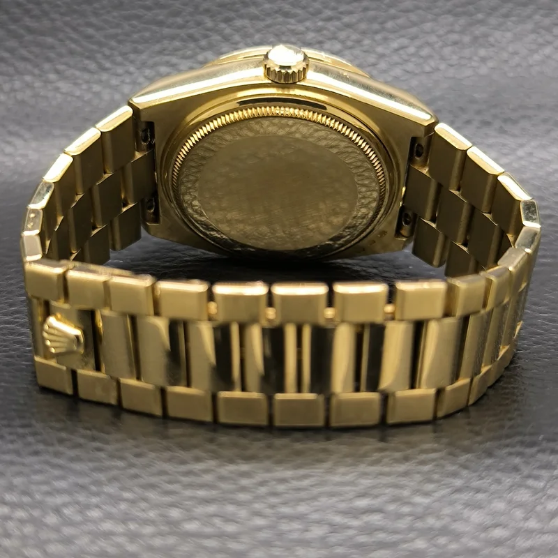 Thumb Day-Date Oysterquartz