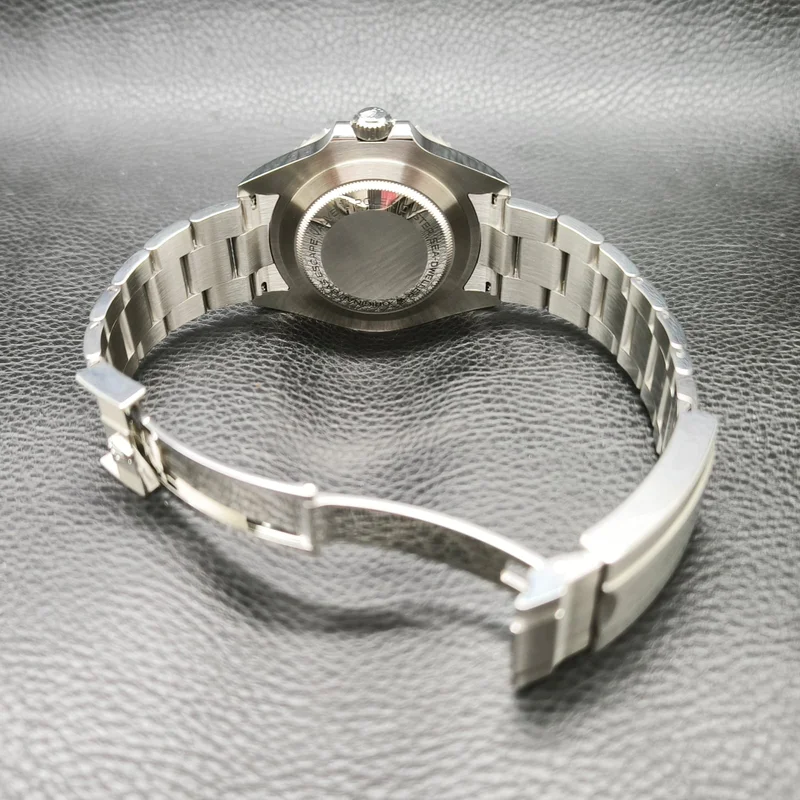 Thumb Sea-Dweller Stainless Steel / Black