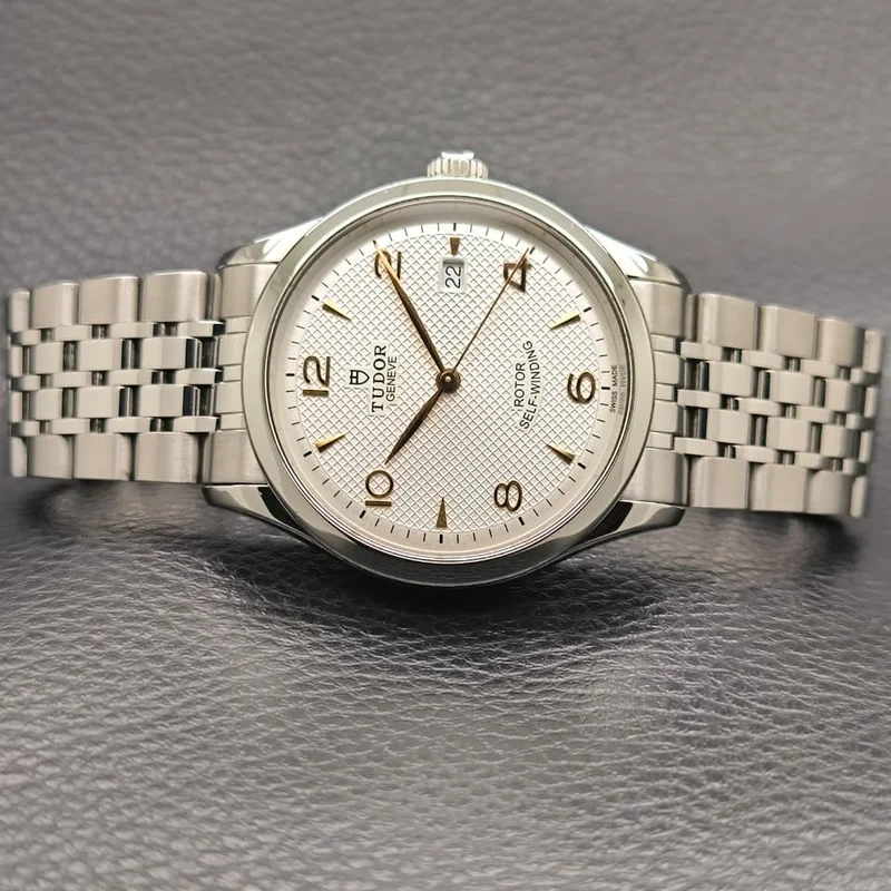 1926 39 Stainless Steel / Silver